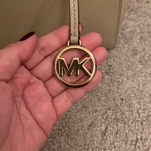 Michael Kors bags - Picture 2 of 5